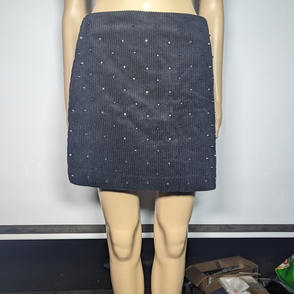 NEW Blank NYC Corduroy Chrome accent skirt AMAZING Sz 12 black - Picture 3 of 7